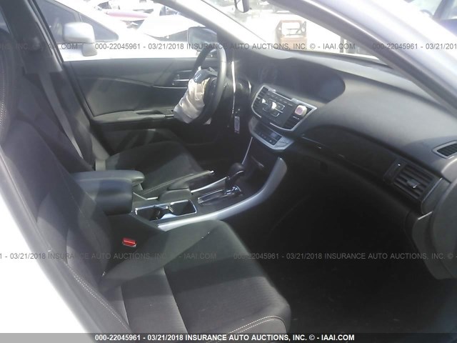 1HGCR2F52EA281528 - 2014 HONDA ACCORD SPORT WHITE photo 5