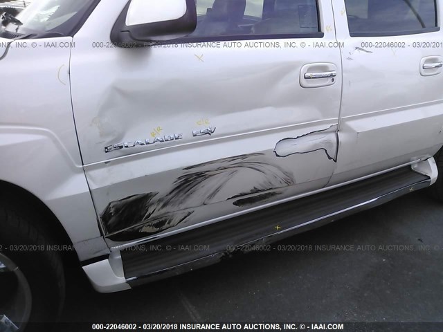 3GYFK66N56G120594 - 2006 CADILLAC ESCALADE ESV WHITE photo 6