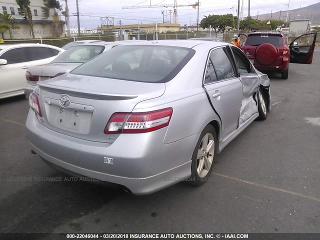 4T1BK3EK8BU625235 - 2011 TOYOTA CAMRY SE/LE/XLE SILVER photo 4