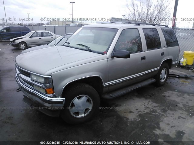 1GNEK13R7XJ411181 - 1999 CHEVROLET TAHOE K1500 Champagne photo 2