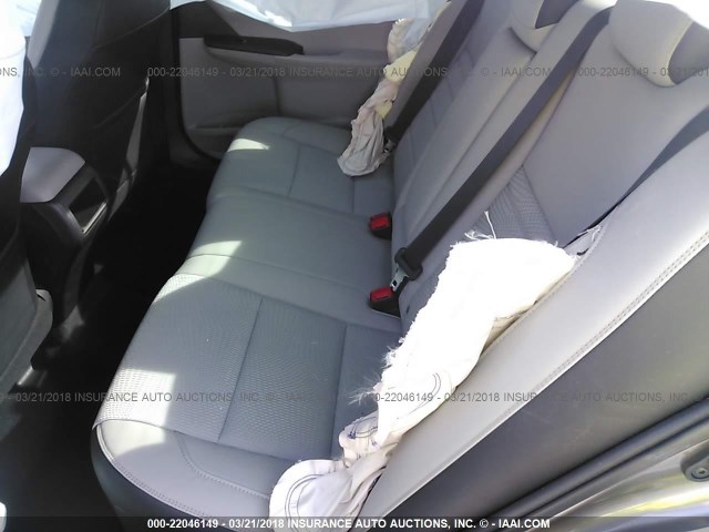 4T1BF1FK5HU712090 - 2017 TOYOTA CAMRY LE/XLE/SE/XSE GRAY photo 8