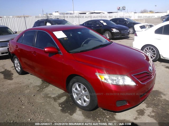 4T1BF3EK8BU609945 - 2011 TOYOTA CAMRY SE/LE/XLE RED photo 1