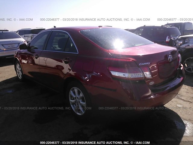 4T1BF3EK8BU609945 - 2011 TOYOTA CAMRY SE/LE/XLE RED photo 3