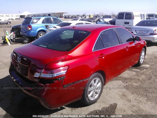 4T1BF3EK8BU609945 - 2011 TOYOTA CAMRY SE/LE/XLE RED photo 4