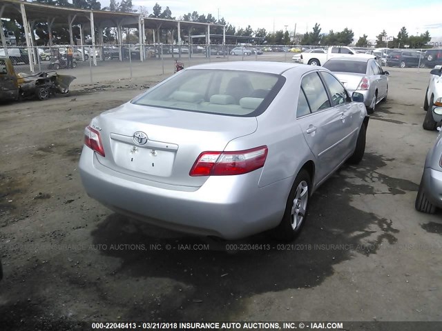 4T1BE46K89U361309 - 2009 TOYOTA CAMRY SE/LE/XLE SILVER photo 4