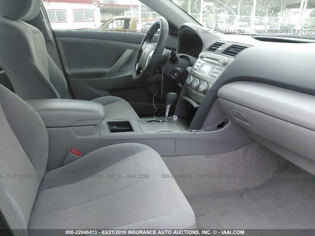 4T1BE46K89U361309 - 2009 TOYOTA CAMRY SE/LE/XLE Серебристый фото 5