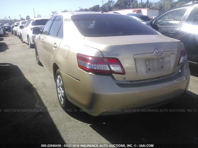 4T1BF3EK2BU738568 - 2011 TOYOTA CAMRY SE/LE/XLE Champagne photo 3