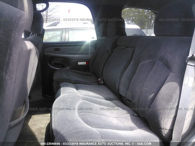 1GNEC13V62J252642 - 2002 CHEVROLET TAHOE C1500 GRAY photo 8