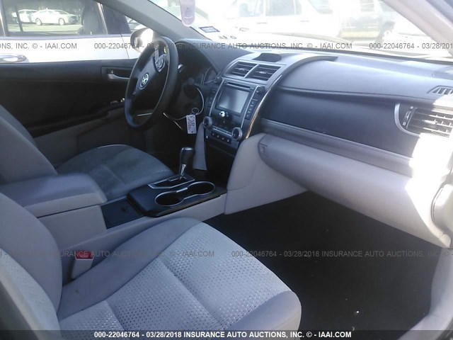 4T4BF1FK0CR195019 - 2012 TOYOTA CAMRY SE/LE/XLE 黑色 照片 5