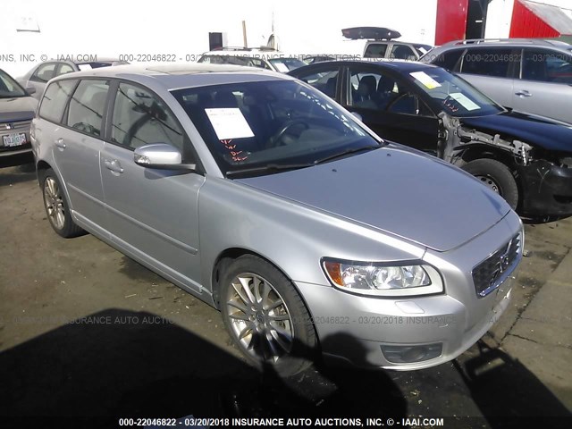 YV1MW390492476655 - 2009 VOLVO V50 2.4I SILVER photo 1