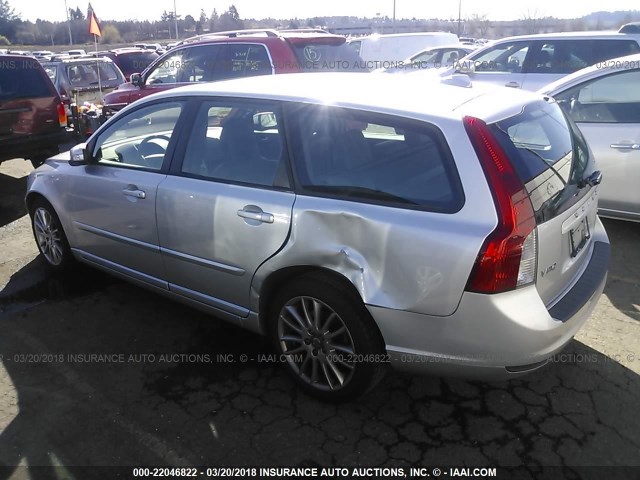 YV1MW390492476655 - 2009 VOLVO V50 2.4I SILVER photo 3