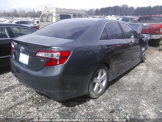 4T1BF1FK3EU459959 - 2014 TOYOTA CAMRY L/SE/LE/XLE GRAY photo 4