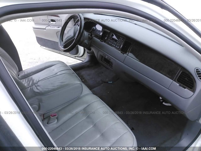 1LNFM81W0WY685607 - 1998 LINCOLN TOWN CAR EXECUTIVE Ağ foto 5