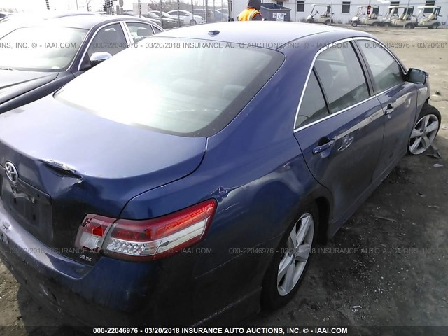 4T1BF3EK4AU551783 - 2010 TOYOTA CAMRY SE/LE/XLE BLUE photo 4