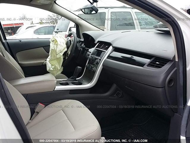 2FMDK3GC4CBA21638 - 2012 FORD EDGE SE WHITE photo 5