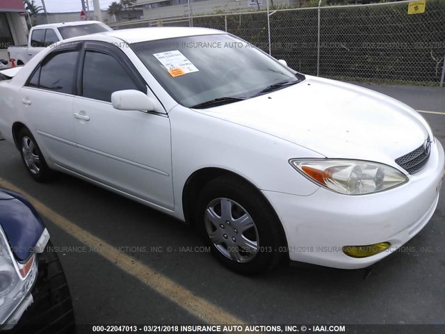 JTDBE32K620079655 - 2002 TOYOTA CAMRY LE/XLE/SE თეთრი ფოტო 1