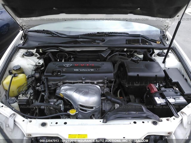 JTDBE32K620079655 - 2002 TOYOTA CAMRY LE/XLE/SE თეთრი ფოტო 10