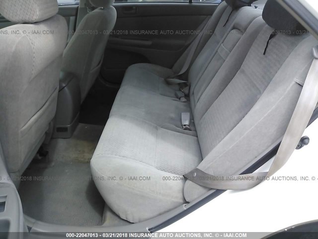 JTDBE32K620079655 - 2002 TOYOTA CAMRY LE/XLE/SE WHITE photo 8