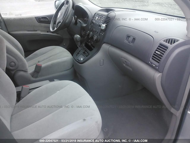 KNDMB233176147805 - 2007 KIA SEDONA EX/LX SILVER photo 5