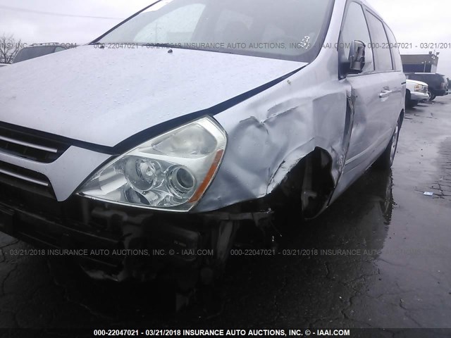 KNDMB233176147805 - 2007 KIA SEDONA EX/LX SILVER photo 6