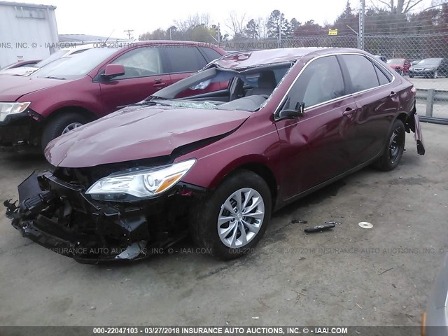 4T1BF1FK4GU606728 - 2016 TOYOTA CAMRY LE/XLE/SE/XSE RED photo 2