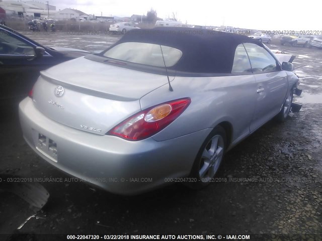 4T1FA38P54U028896 - 2004 TOYOTA CAMRY SOLARA SE/SLE ვერცხლისფერი ფოტო 4