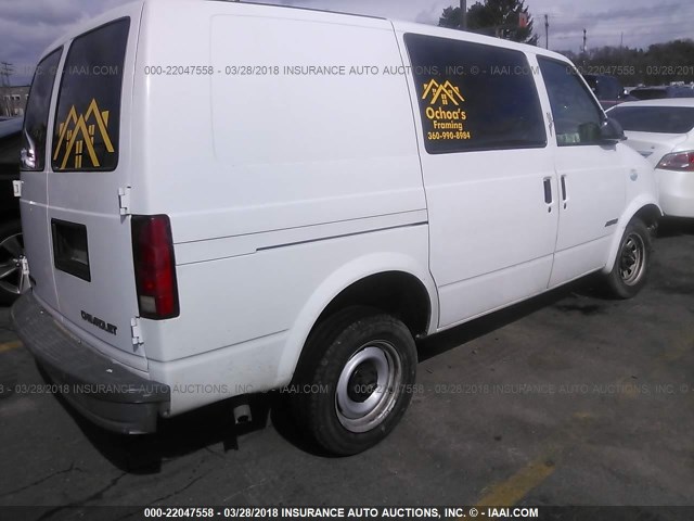 1GCDM19W0YB204266 - 2000 CHEVROLET ASTRO WHITE photo 4