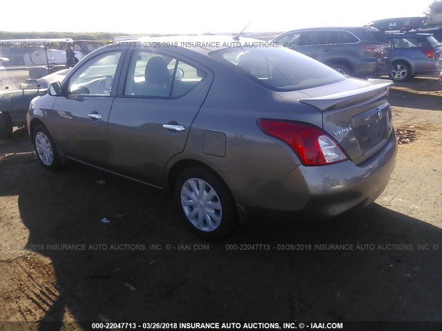 3N1CN7AP2DL872811 - 2013 NISSAN VERSA S/S PLUS/SV/SL GRAY photo 3