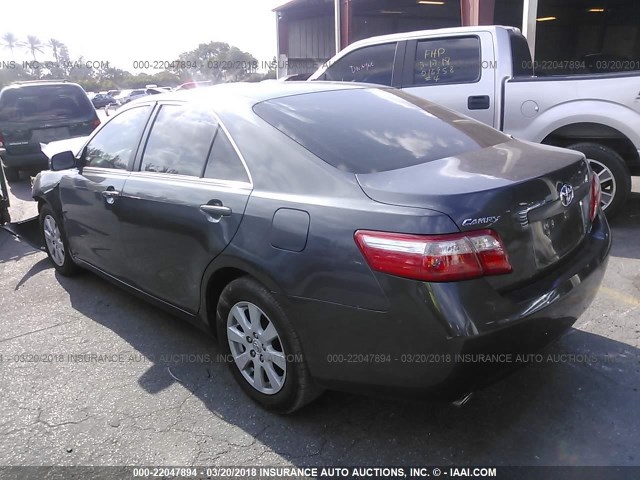 4T1BK46K68U057306 - 2008 TOYOTA CAMRY LE/XLE/SE ნაცრისფერი ფოტო 3