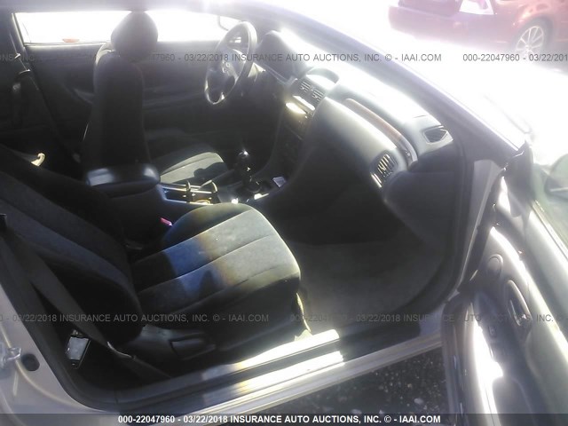 2T1CF22P31C456860 - 2001 TOYOTA CAMRY SOLARA SE/SLE 银色 照片 5