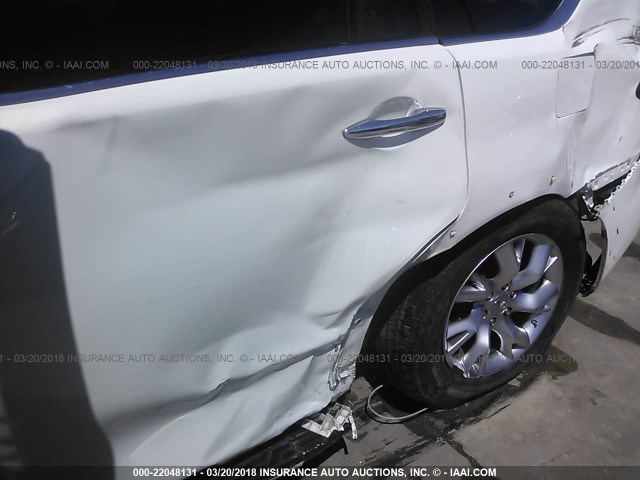 JN8AZ2NF6E9553469 - 2014 INFINITI QX80 WHITE photo 6