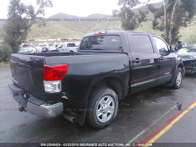 5TFEY5F15AX097636 - 2010 TOYOTA TUNDRA CREWMAX SR5 BLACK photo 4