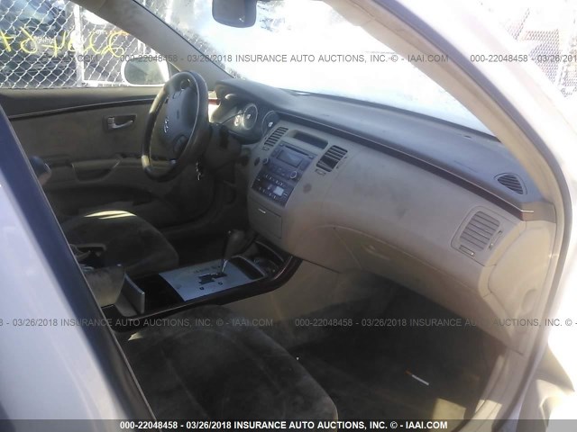 KMHFC46D97A203505 - 2007 HYUNDAI AZERA GLS WHITE photo 5