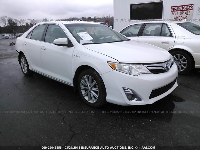 4T1BD1FK4CU030011 - 2012 TOYOTA CAMRY HYBRID/LE/XLE WHITE photo 1