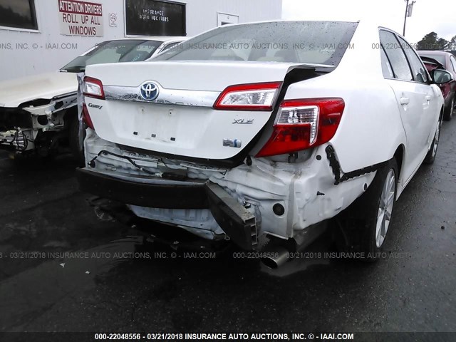 4T1BD1FK4CU030011 - 2012 TOYOTA CAMRY HYBRID/LE/XLE WHITE photo 6