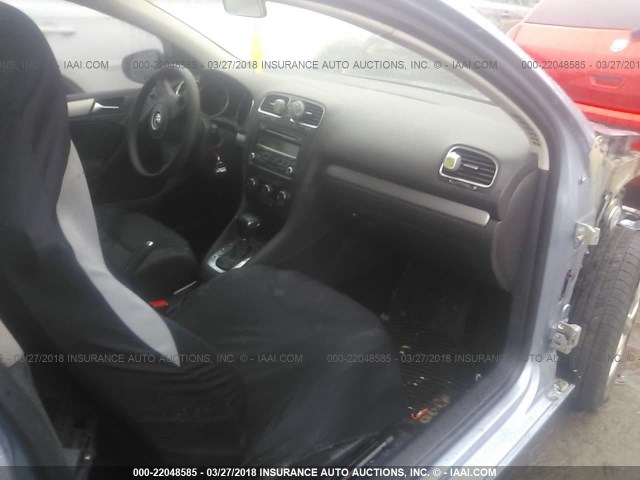 WVWBA7AJ6BW098800 - 2011 VOLKSWAGEN GOLF 蓝色 照片 5