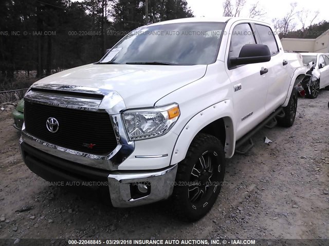 5TFDW5F14GX534634 - 2016 TOYOTA Tundra CREWMAX SR5/TRD PRO WHITE photo 2