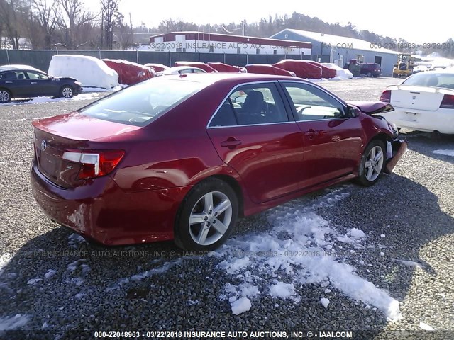 4T1BF1FK2EU752977 - 2014 TOYOTA CAMRY L/SE/LE/XLE RED photo 4