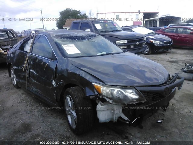 4T1BF1FK6CU200363 - 2012 TOYOTA CAMRY SE/LE/XLE GRAY photo 1