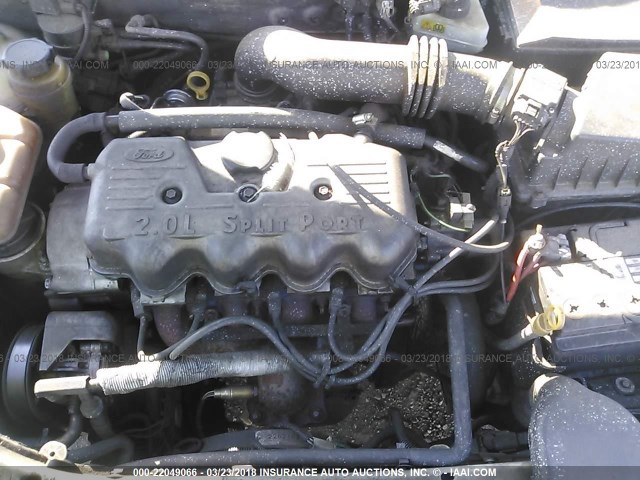 1FAFP33P73W102094 - 2003 FORD FOCUS LX WHITE photo 10