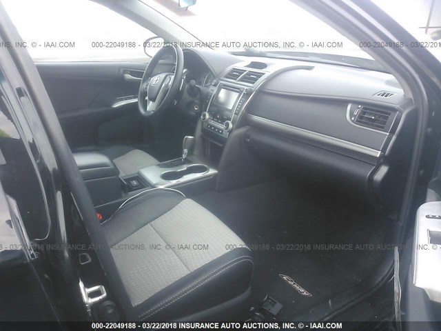 4T1BF1FK6DU259575 - 2013 TOYOTA CAMRY L/SE/LE/XLE BLACK photo 5