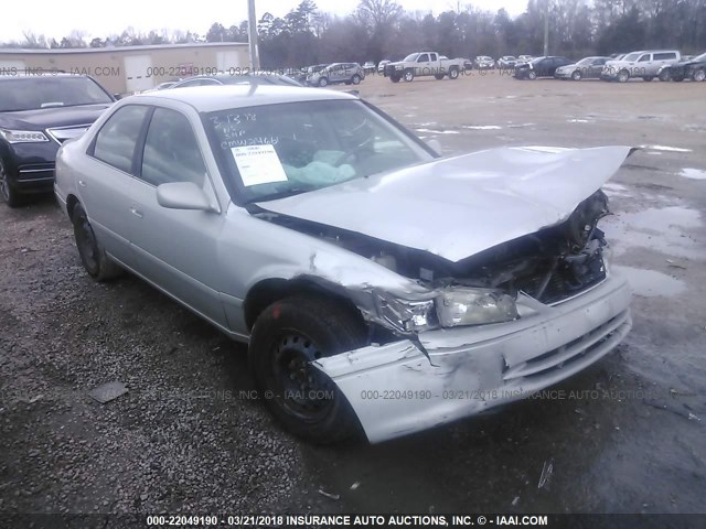 4T1BF22K5YU099271 - 2000 TOYOTA CAMRY LE/XLE GRAY photo 1