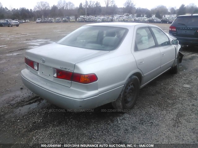 4T1BF22K5YU099271 - 2000 TOYOTA CAMRY LE/XLE GRAY photo 4