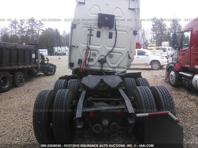 3AKJGLD63ESFV3327 - 2014 FREIGHTLINER CASCADIA 125  WHITE photo 8