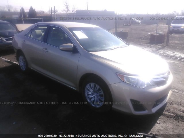 4T1BF1FK3CU100155 - 2012 TOYOTA CAMRY SE/LE/XLE Золотой фото 1