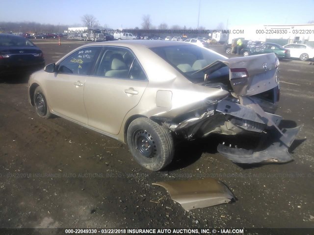 4T1BF1FK3CU100155 - 2012 TOYOTA CAMRY SE/LE/XLE Золотой фото 3