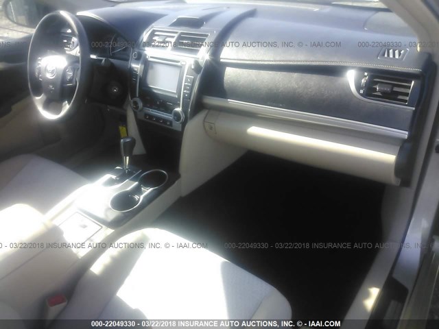 4T1BF1FK3CU100155 - 2012 TOYOTA CAMRY SE/LE/XLE Золотой фото 5