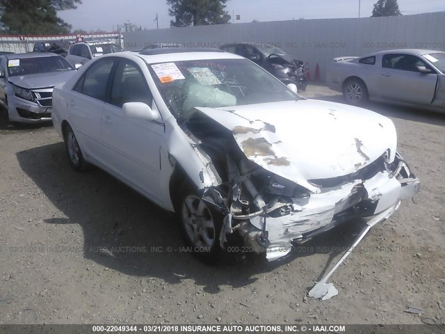 JTDBE32K020016504 - 2002 TOYOTA CAMRY LE/XLE/SE WHITE photo 1