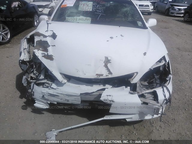 JTDBE32K020016504 - 2002 TOYOTA CAMRY LE/XLE/SE WHITE photo 6