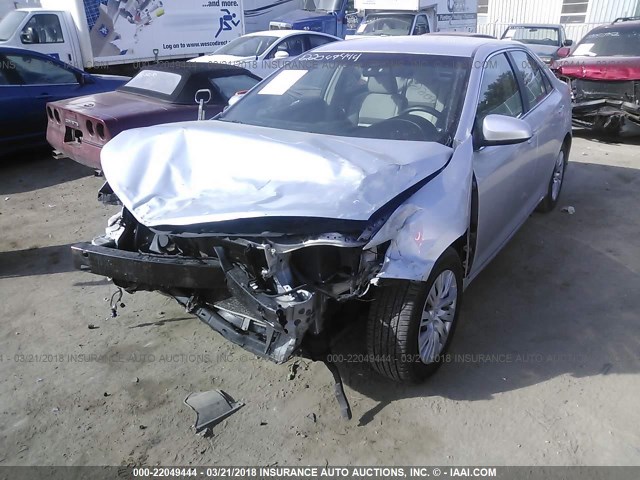 4T4BF1FK8CR241812 - 2012 TOYOTA CAMRY SE/LE/XLE SILVER photo 2